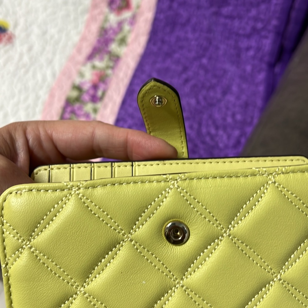 Kate Spade Pale Chartreuse Quilted Wallet NWOT - Picture 9 of 12